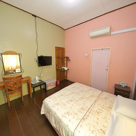 Oyo 90968 Teratak Samuderakita, Chalet & Guesthouse Kampong Gong Badak Exterior photo