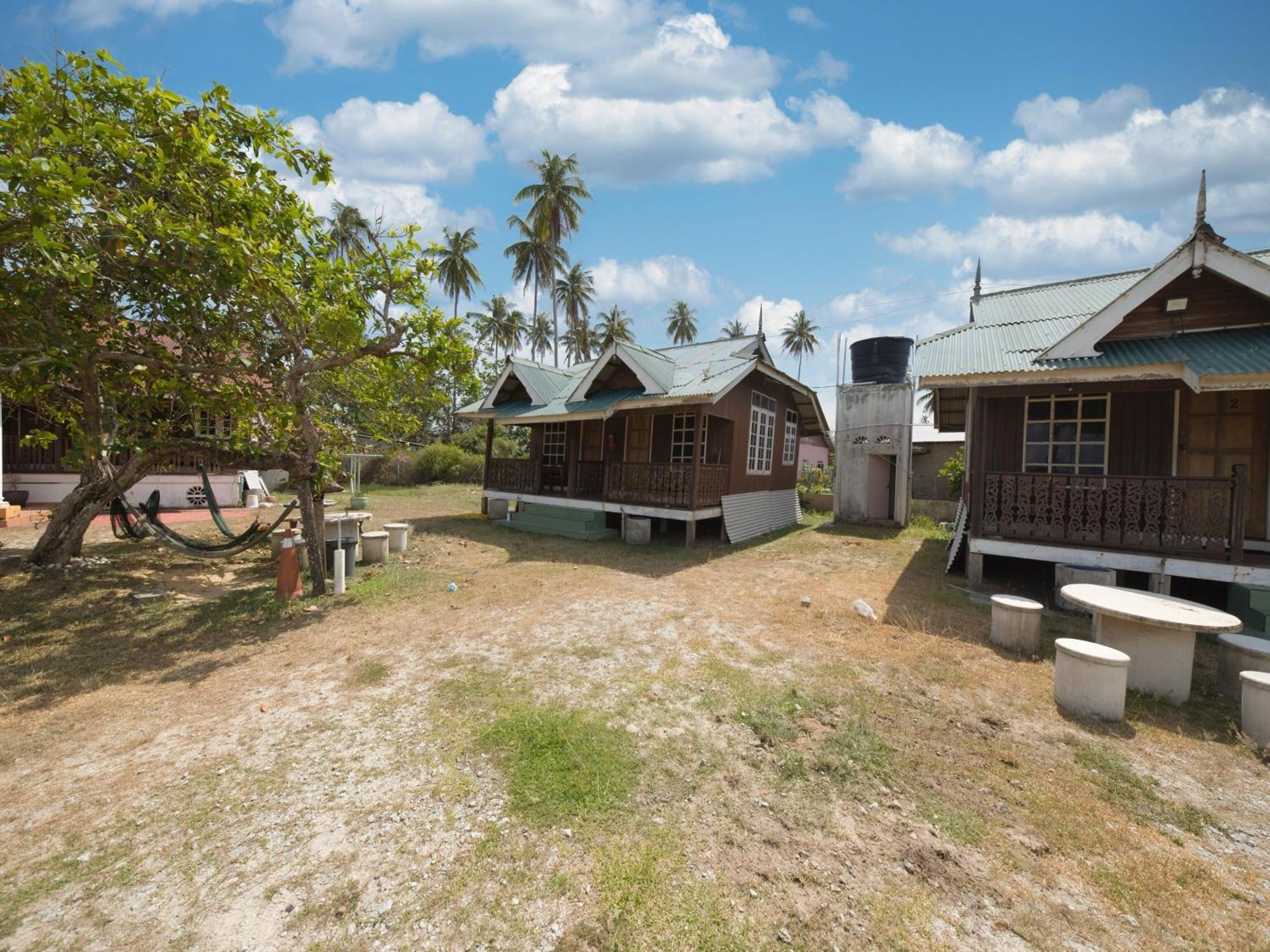 Oyo 90968 Teratak Samuderakita, Chalet & Guesthouse Kampong Gong Badak Exterior photo